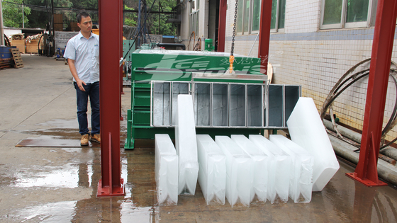 comprar Fabricación de máquinas de hielo de bloques en contenedores de salmuera de 2 toneladas para la pesca online manufacture